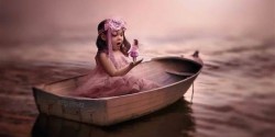 Mother Creates Whimsical Photos Of Her Young Daughter Born With Only One Hand