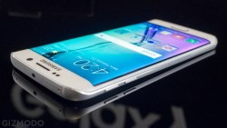 Samsung’s Galaxy S6 Edge Is Awesomely Weird But Weirdly Awesome