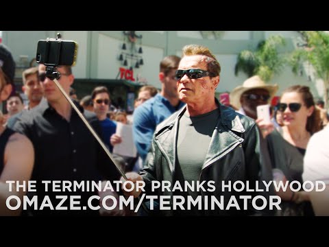 Arnold Pranks Fans as the Terminator…for Charity – YouTube