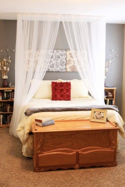 5 DIY Ceiling Mounted Bed Canopies | Shelterness