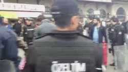 Capulcu Tonella on Twitter: “Video footage from arrests in #kadiköy, where people get arre ...