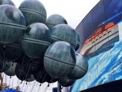 Light up death star balloons