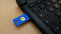 How To Use a USB Stick To Securely Log In to Gmail