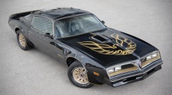 Smokey and the Bandit 1977 Pontiac Trans Am | HiConsumption