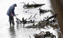 The sunken treasures of a Paris canal | World news | The Guardian