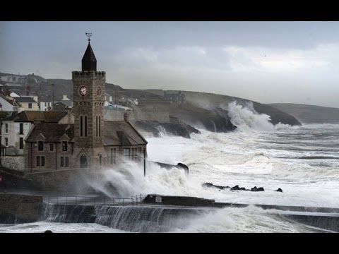 UK Storms: Huge waves hit Porthleven in Cornwall – YouTube