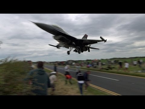Turkish F-16 Pilot Ducks Under The Glide Slope, Low Over The Plane Spotters. – YouTube