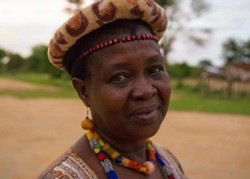 Female chief in Malawi breaks up 850 child marriages and sends girls back to school | Inhabitots