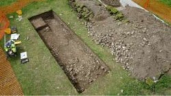 Roman villa unearthed ‘by chance’ in Wiltshire garden – BBC News
