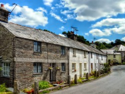 Altarnun: Mill Leat Cottages

The small water course, or leat, which runs in front of these cott ...