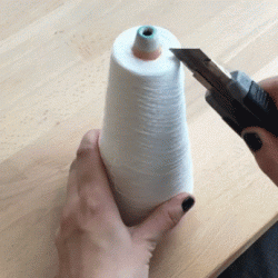 Cutting yarn﻿