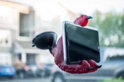 Phone Claw Is The Most Unique Smartphone Holder Ever – GameNGadgets

https://www.jonthings ...