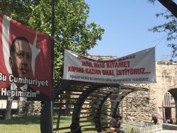 “Pro Erdoğan & Pro democracy” banner in Istanbul -We want State of emergency til ...