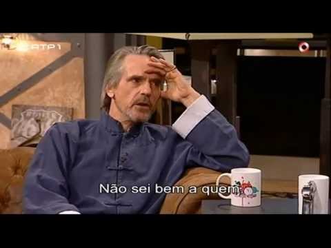 Jeremy Irons talks about Eurocrisis – Do anyone understand to who we owe so much money? (legendado) – YouTube