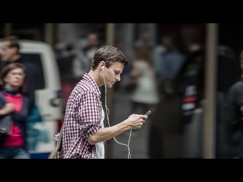 Making magic in traffic with a smartphone – YouTube