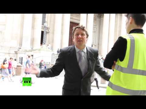 “May’s treating Brexit like hostage situation” – Jonathan Pie – YouTube