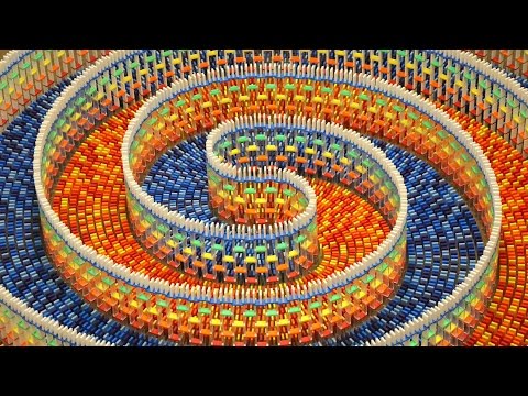 THE AMAZING TRIPLE SPIRAL (15,000 DOMINOES) – YouTube