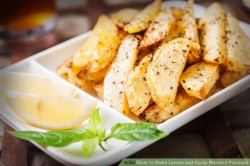 How to Make Lemon and Garlic Roasted Potatoes: 5 Steps