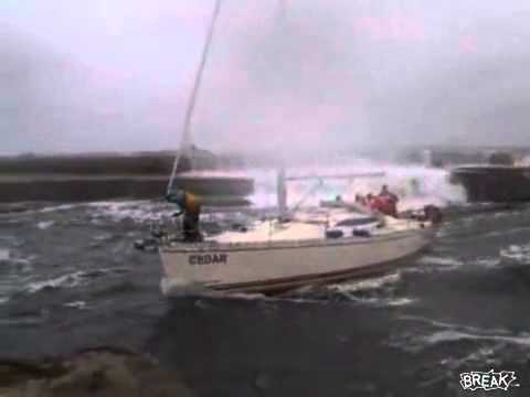 Insane Boat Docking – YouTube