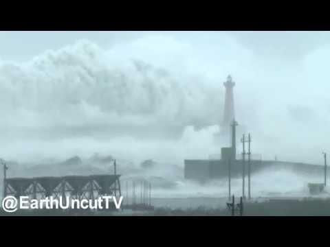 Biggest Crashing Waves Ever Filmed?! – YouTube