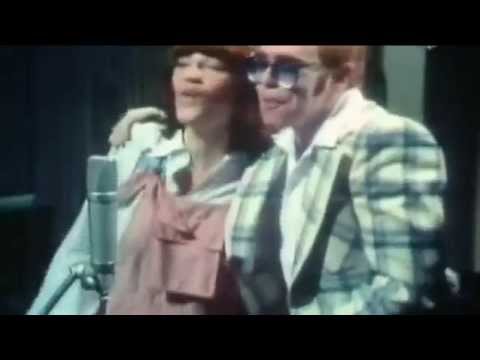 Elton John & Kiki Dee – Don’t Go Breaking My Heart – YouTube