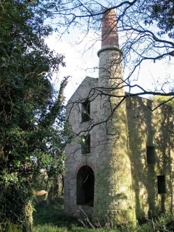 Well preserved engine house – Porkellis