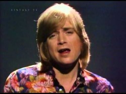 Justin Hayward ‘Forever Autumn’ (Rare Video) – YouTube