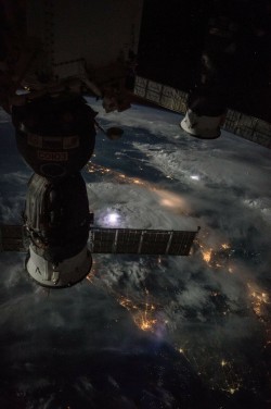 Amazing photo taken by ISS flying approximately 400km over thunderstorms