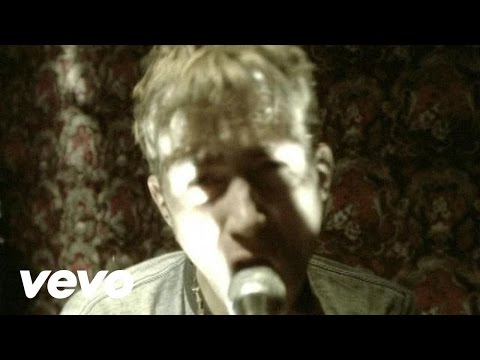Blur – Song 2 – YouTube