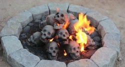 A Flaming Pile of Skulls Is the Perfect Backyard Accessory for 2017