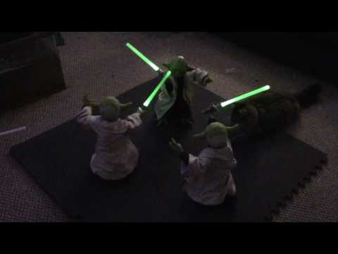 Animatronic Legendary Yoda Battle, 3x Yoda! – YouTube