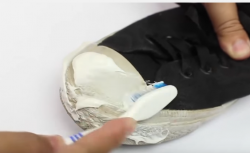 10 Awesome Toothpaste Life Hacks