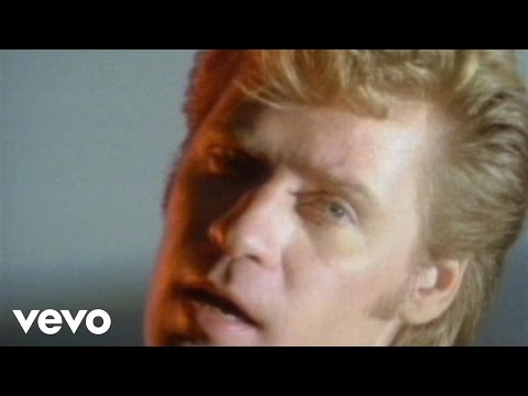 Daryl Hall & John Oates – Maneater – YouTube