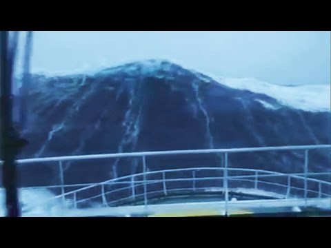 100 Foot Wave Hits Ship – YouTube
