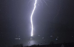 What is a Spanish Plume? Thunderstorms, lightning and downdrafts explained – Yachting World