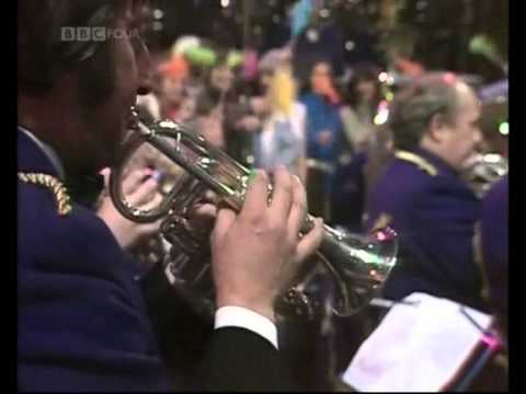 Brighouse & Rastrick Brass Band   The Floral Dance TOTP 1977 Stereo – YouTube