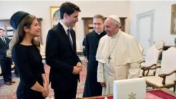 Trudeau asks Pope Francis to apologise for schools – BBC News