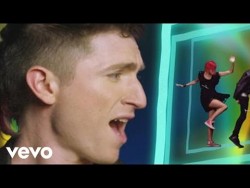 WALK THE MOON – Shut Up and Dance – YouTube