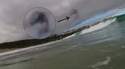 Surfer spots  ‘UFO’ in the sky over Cornwall (VIDEOS) — RT Viral