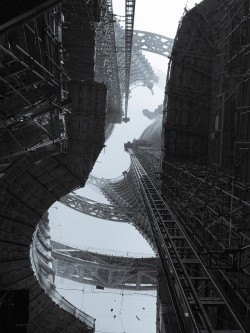 Constructing the inside of a skyscraper in Shanghai