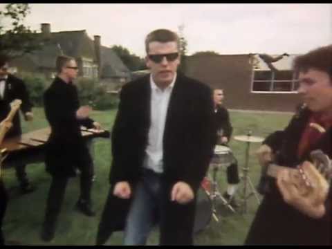Madness – Baggy Trousers (Official Video) – YouTube