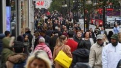UK economy faces ‘longest fall in living standards in 60 years’ – BBC News