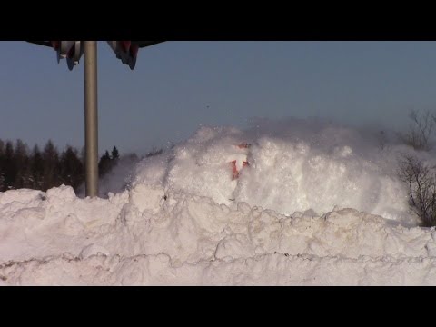 EPIC CATCH!!! Dashing Thru the Snow – CN Train 406 West at Salisbury, NB (Feb 3, 2015) – YouTube