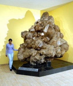 The Largest Known Crystal Cluster In The World | Geology Page