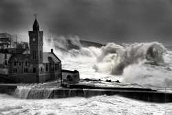 Storm Eleanor hits Porthleven (Photo: Steve Cowe)