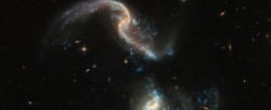 A peculiar galactic clash | ESA/Hubble