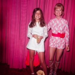 Debbie Reynolds and Carrie Fisher, 1972