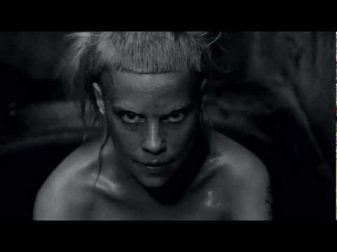 ‘I FINK U FREEKY’ by DIE ANTWOORD (Official) – YouTube