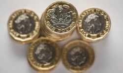 ‘No-frills’ lifestyle out of reach of parents on minimum wage – study