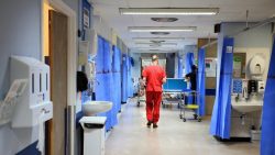NHS looks abroad for thousands of nurses